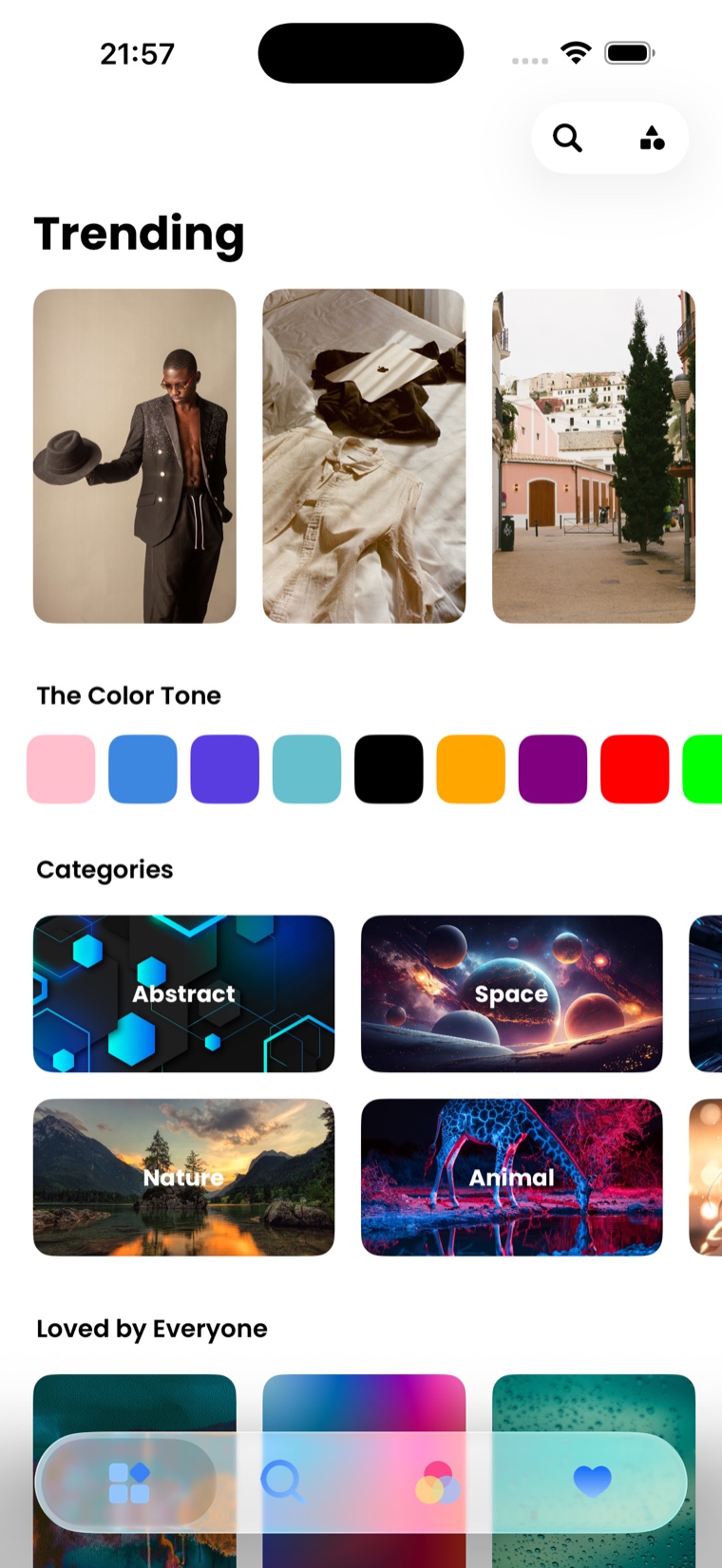 iScreen home screen showing trending wallpapers, color tones and categories